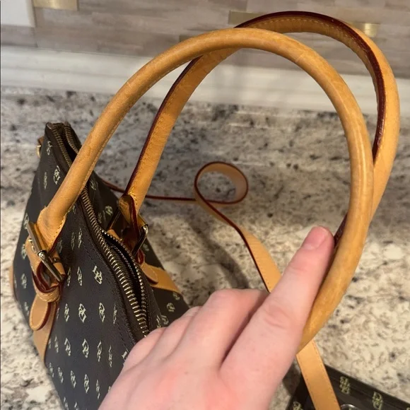 Dooney & Bourke satchel handbag with eye glasses case & ID holder - Picture 9 of 9